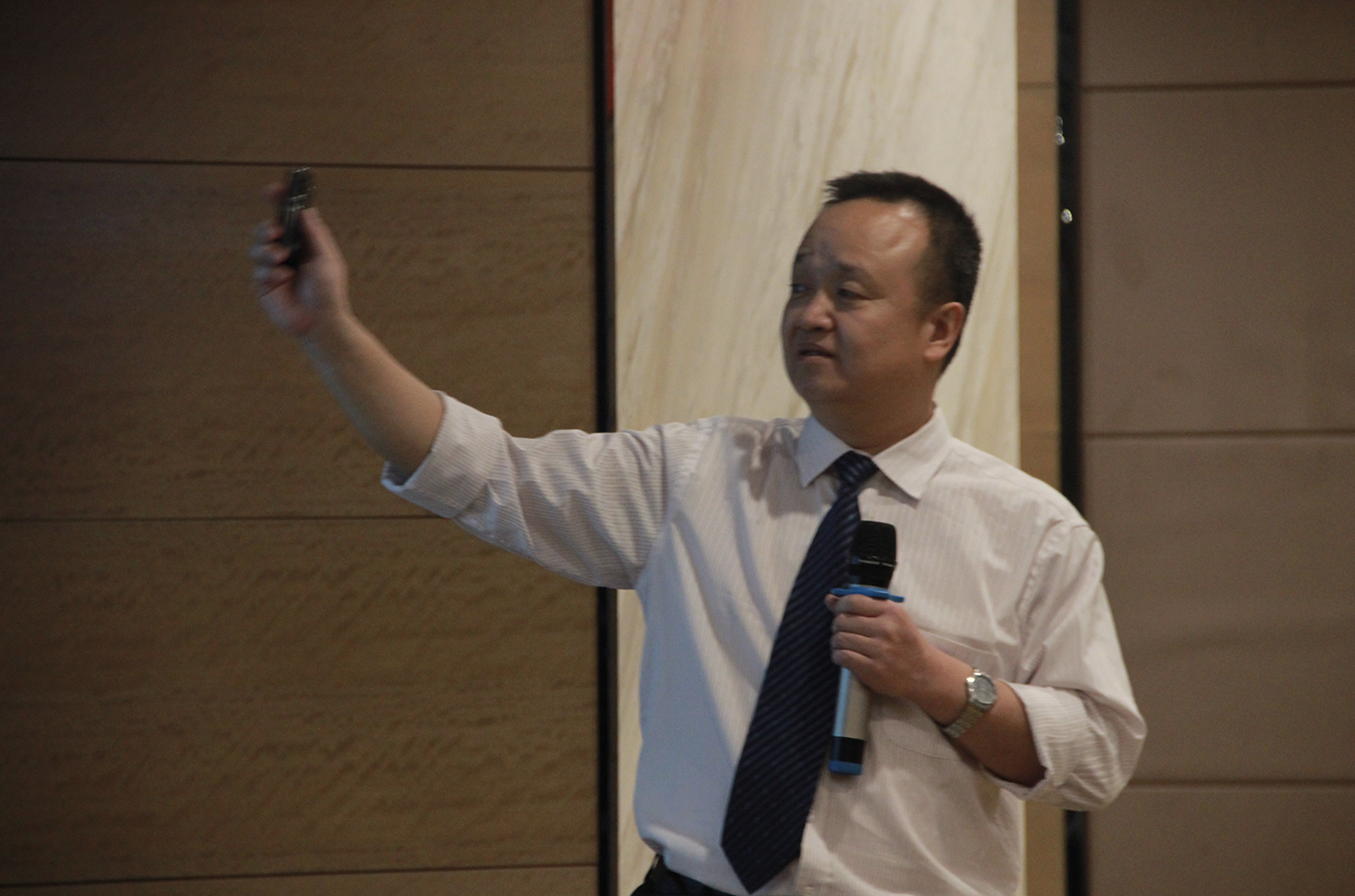 代總.jpg 代總.jpg