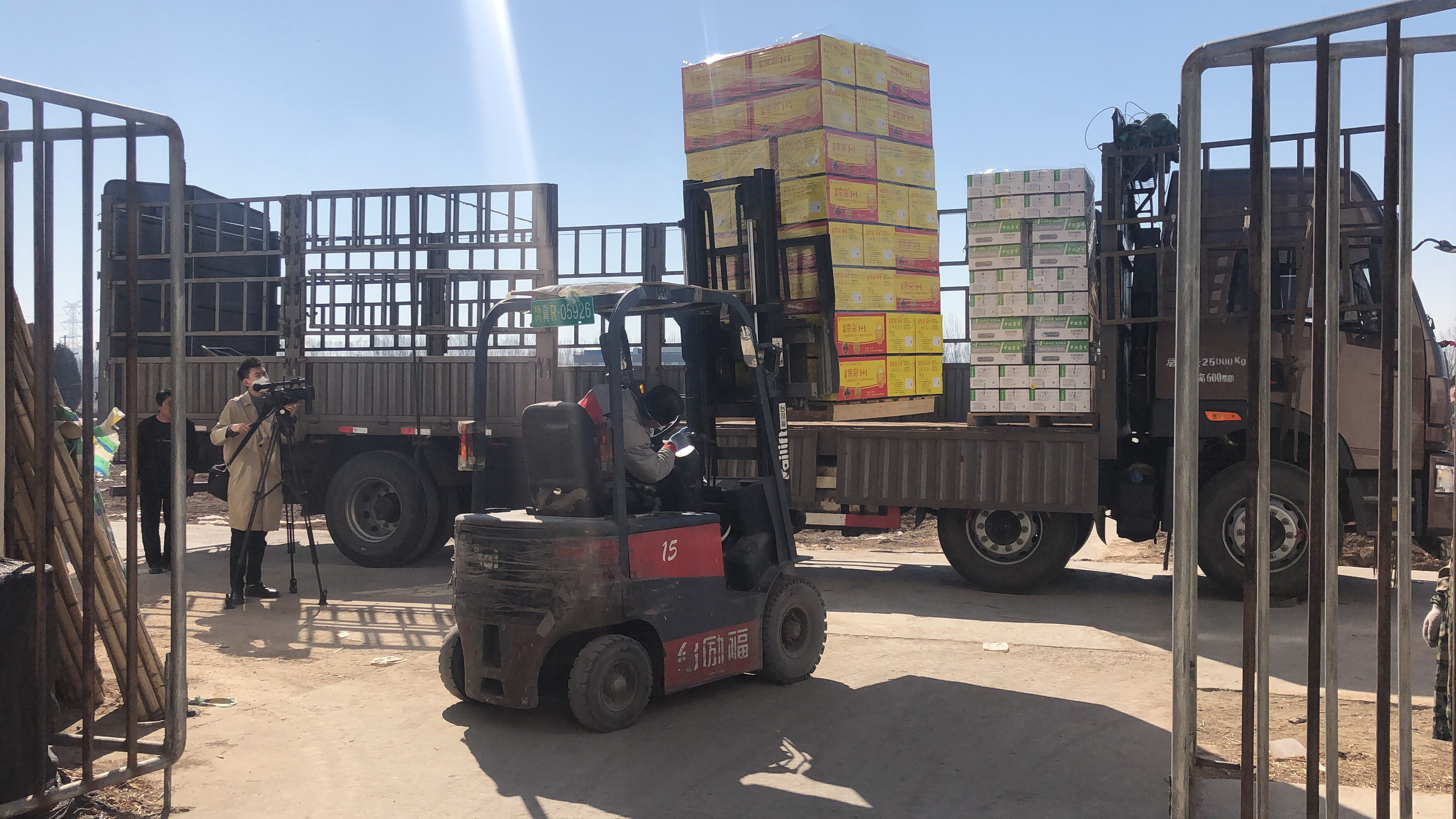 裝車(chē)采訪.jpg